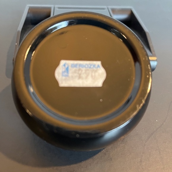 Vintage Russian Lacquered Hand-painted Metal Trinket Box Milk Girl - Picture 6 of 8